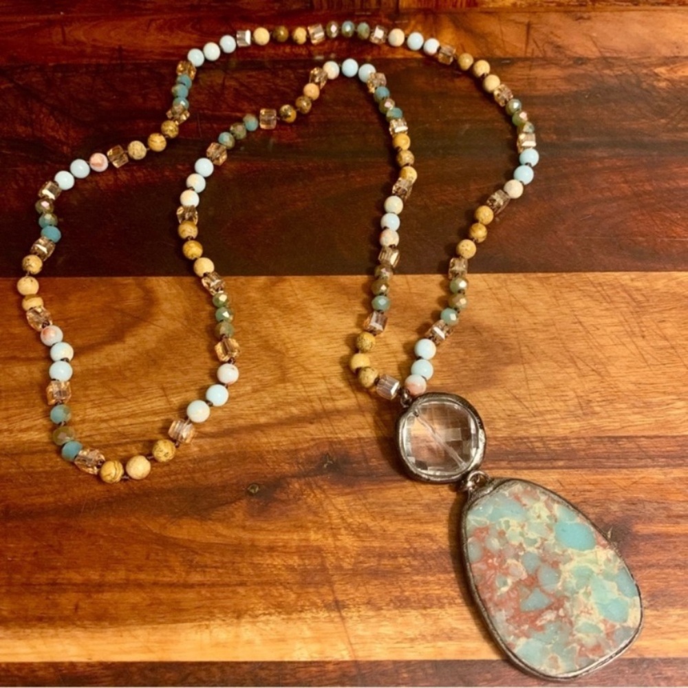 Bohemian Vintage Style Natural Stone
Knotted Crystal Pendant Necklace